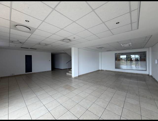 19,532.50M² WAREHOUSE TO LET IN CLAYVILLE